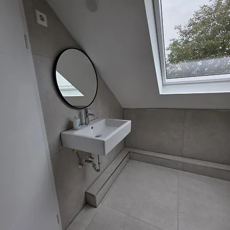 Monteur-& -zentral & Gemuetlich شقة