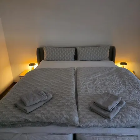 شقة Monteur-& -zentral & Gemuetlich لونه