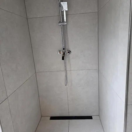 Monteur-& -zentral & Gemuetlich شقة