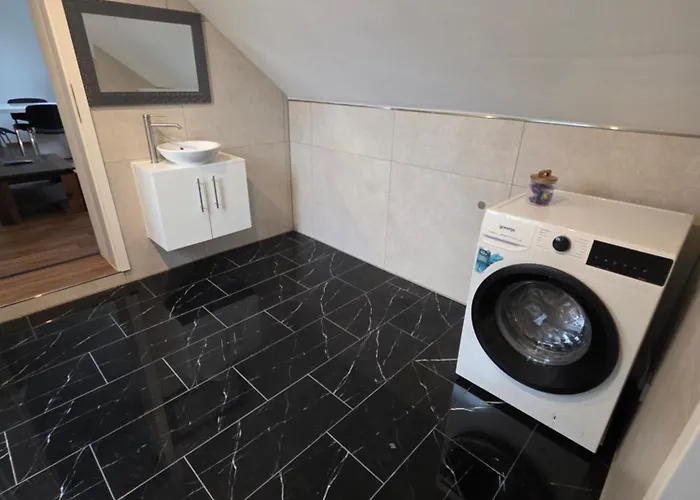 Monteur-& -zentral & Gemuetlich 아파트