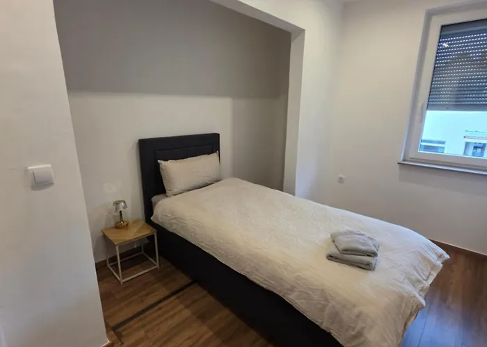 Monteur-& -zentral & Gemuetlich Lejlighed